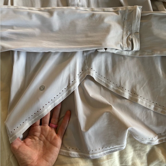 White lululemon top - Picture 3 of 4
